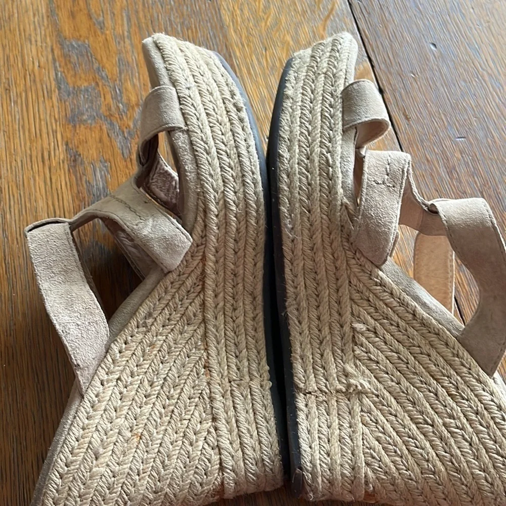 UGG Tawnie Espadrille wedge sandals size 10 tan color